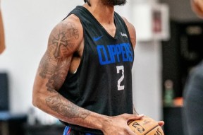 冲刺阶段芝加哥公牛备战NBA常规赛；队长鼓劲细节曝光；压力陡增；心理建设被强调的简单介绍