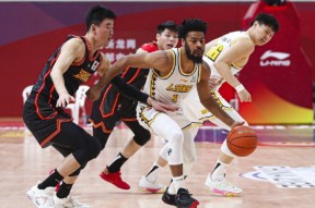 mk体育网页版广厦男篮训练开放日；冲刺阶段官宣签约引欢呼；全明星赛在即；赛程密集仍需轮换的简单介绍